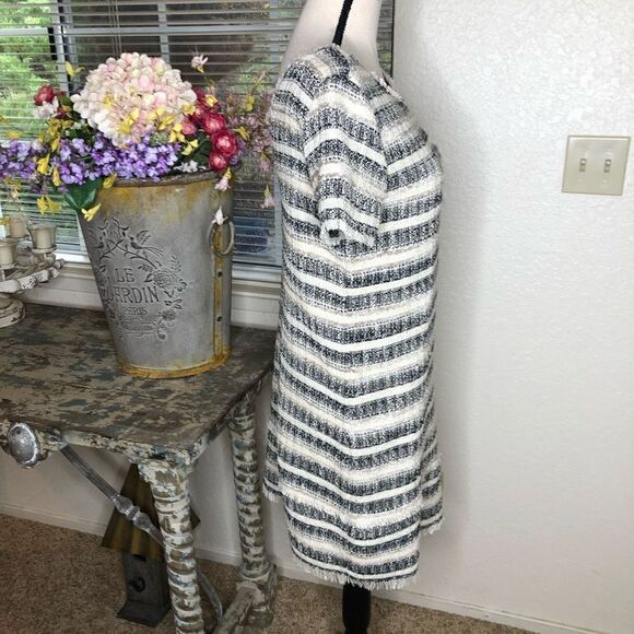 Zara
Basic Cream and Black Tweed Fringed Shift Dress - Picture 4 of 14